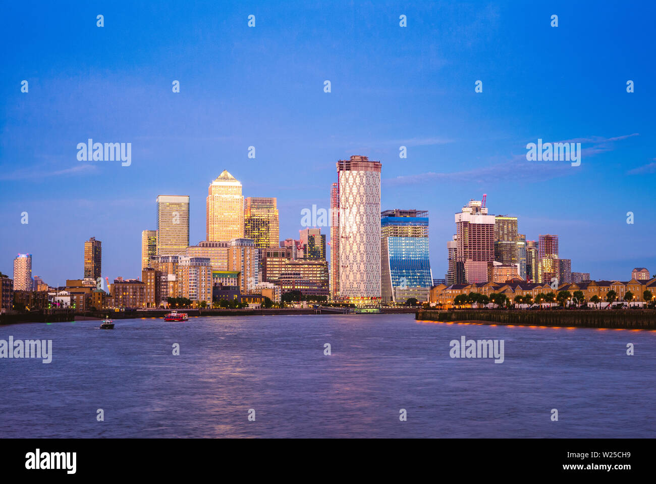 Toits de Londres à Canary Wharf par tamise Banque D'Images