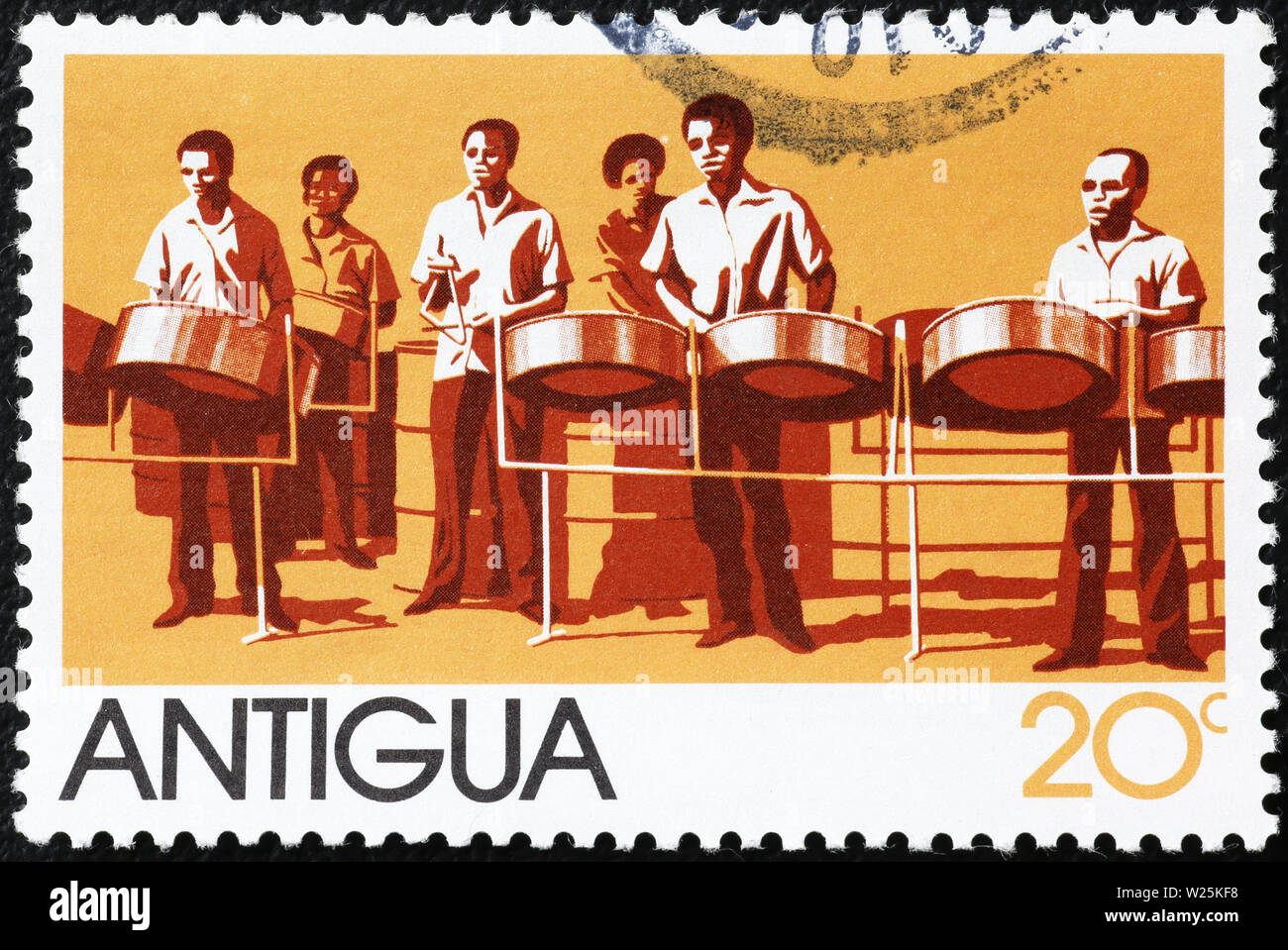 Steel drum band le timbre-poste d'Antigua Banque D'Images Steel drum band le timbre-poste d'Antigua Banque D'Images