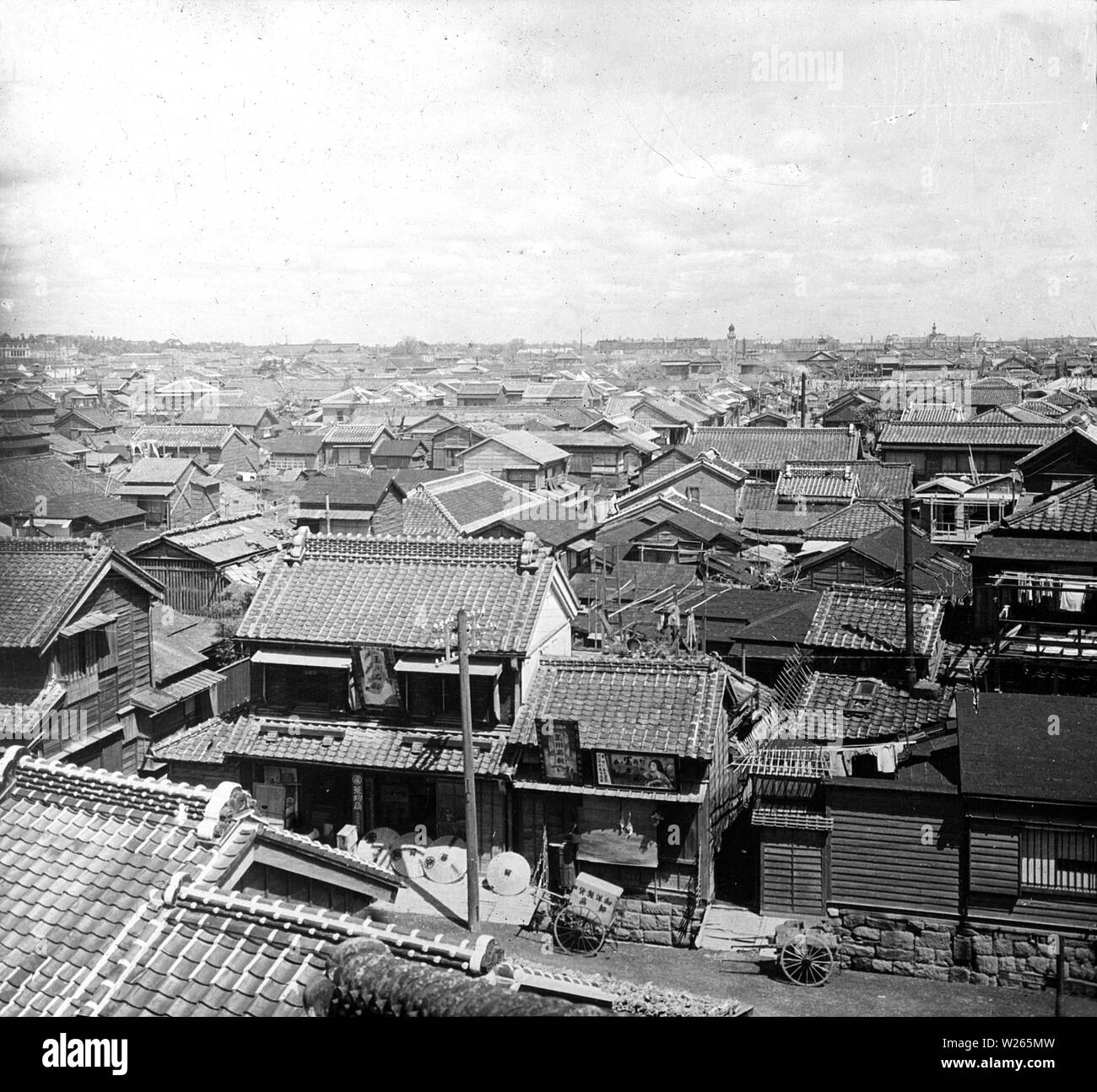 [ 1900 Japon - Vue panoramique sur Tokyo ] - Vue panoramique sur Tokyo. 20e siècle vintage lame de verre. Banque D'Images