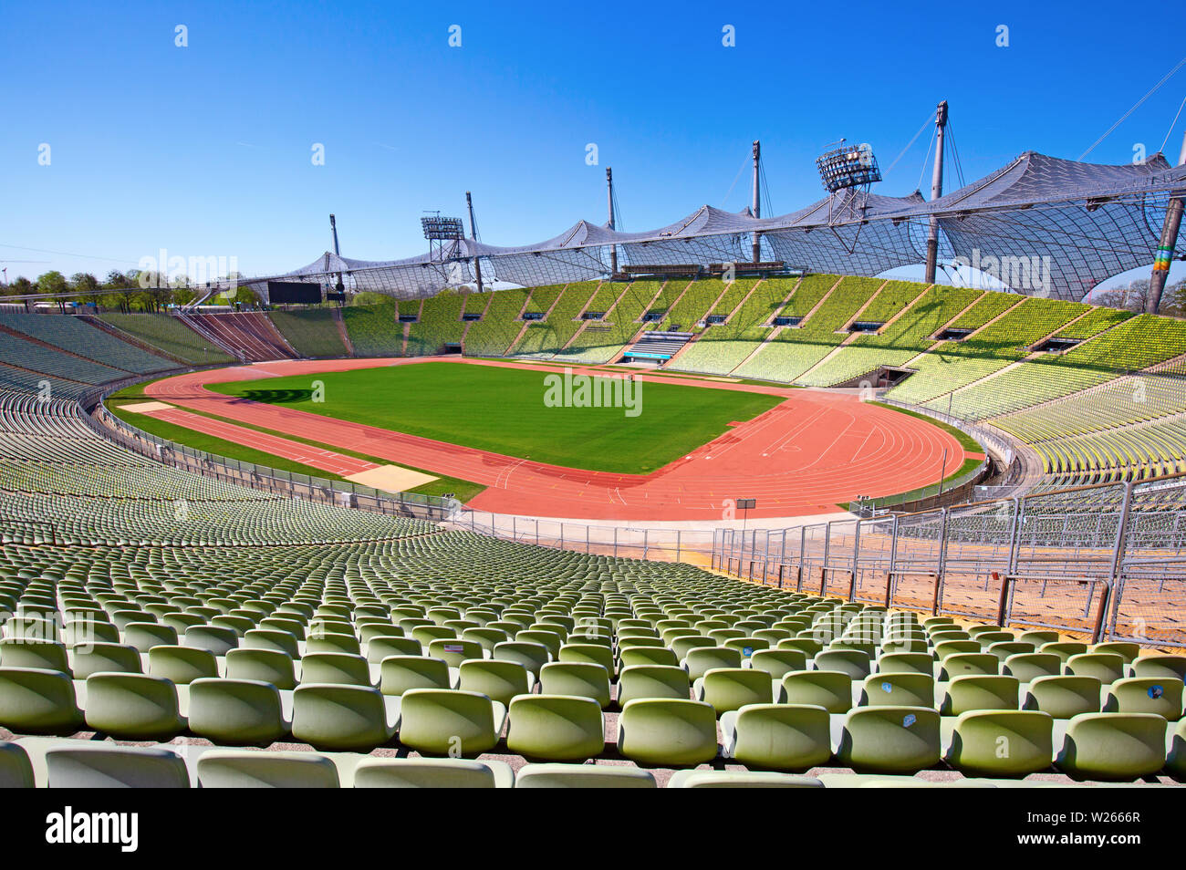 MUNICH - Allemagne 20 Avril 2019 : l'Olympiapark de Munich, en Allemagne. Le Parc olympique a été construit pour les Jeux Olympiques de 1972 Jeux d'été. Banque D'Images