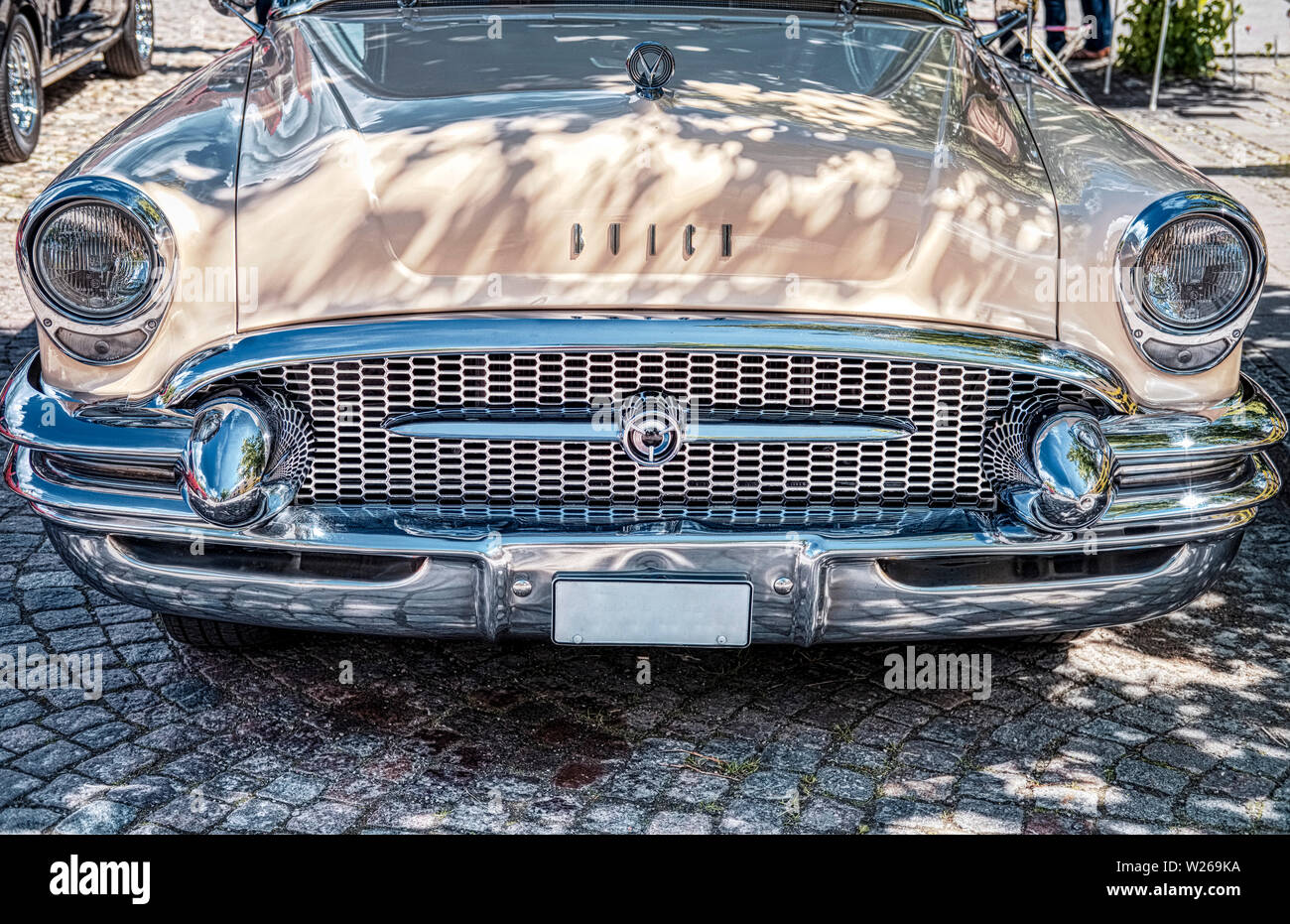 La face d'un Super Buick Riviera de 1955 Banque D'Images