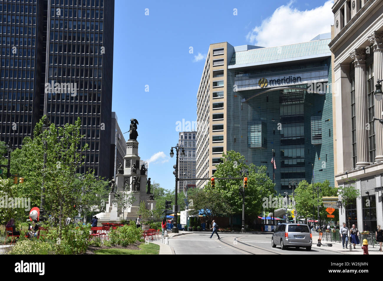 DETROIT, MI / USA - 30 juin 2019 : Les gens autour de parc Campus Martius au centre-ville de Detroit. Banque D'Images