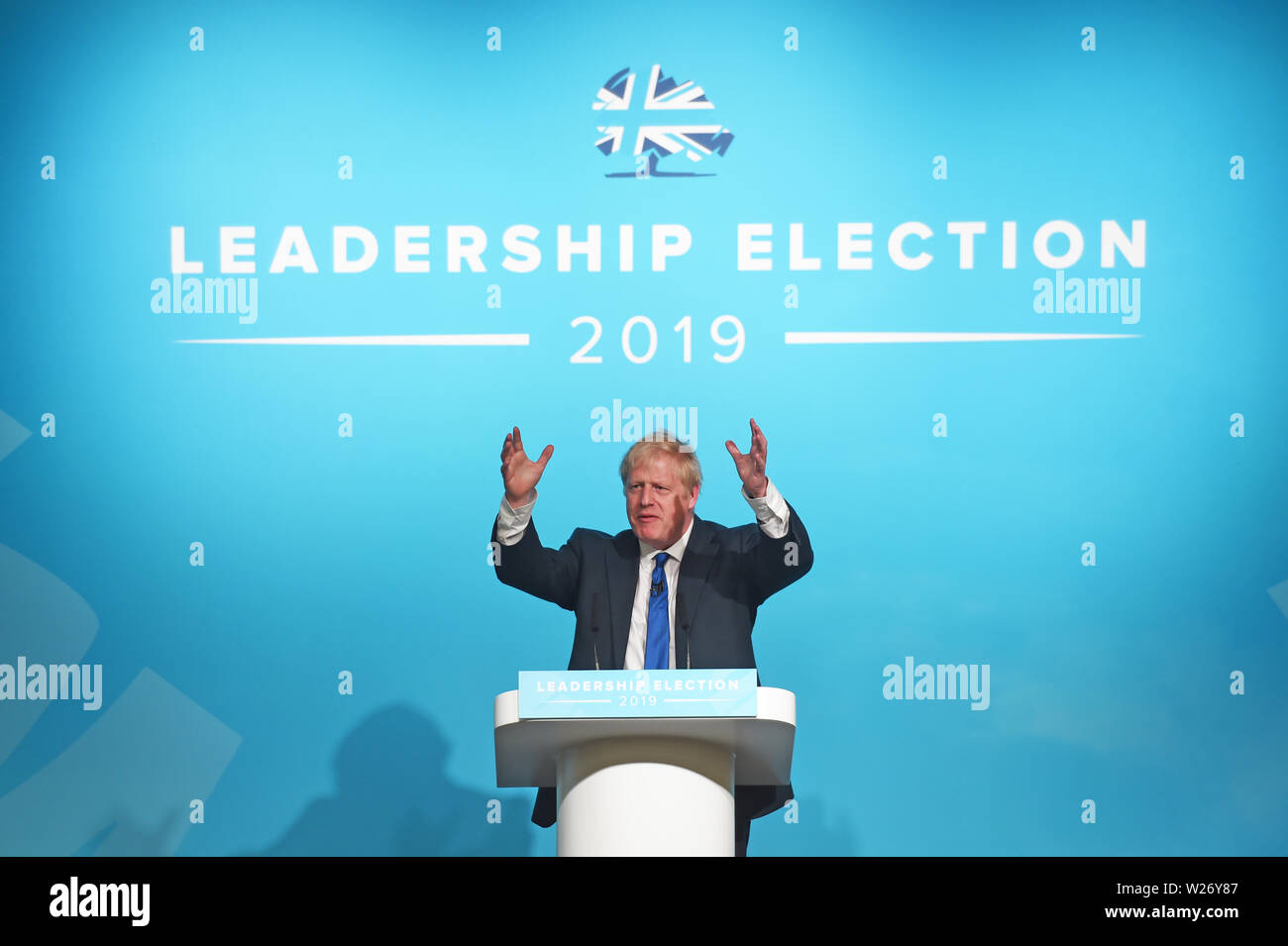 La direction du parti conservateur, Boris Johnson, candidat à la direction du parti conservateur au cours d'une campagne électorale à l'ensemble des nations à Cardiff. Banque D'Images