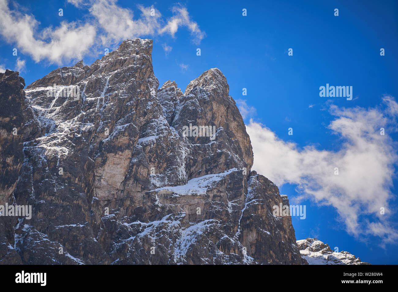 Vue de la Dolomite Alpes près du village de Sesto dans la vallée Pulster, dans la région du Trentin-Haut-Adige en Italie. Le format paysage. Banque D'Images