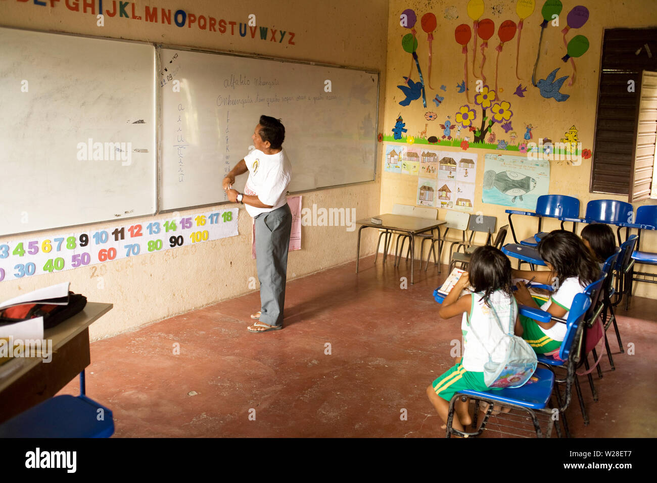 Salle de classe, l'école municipale, Boa Esperança Communauté, Cuieiras River, Amazonie, Manaus, Amazonas, Brésil Banque D'Images