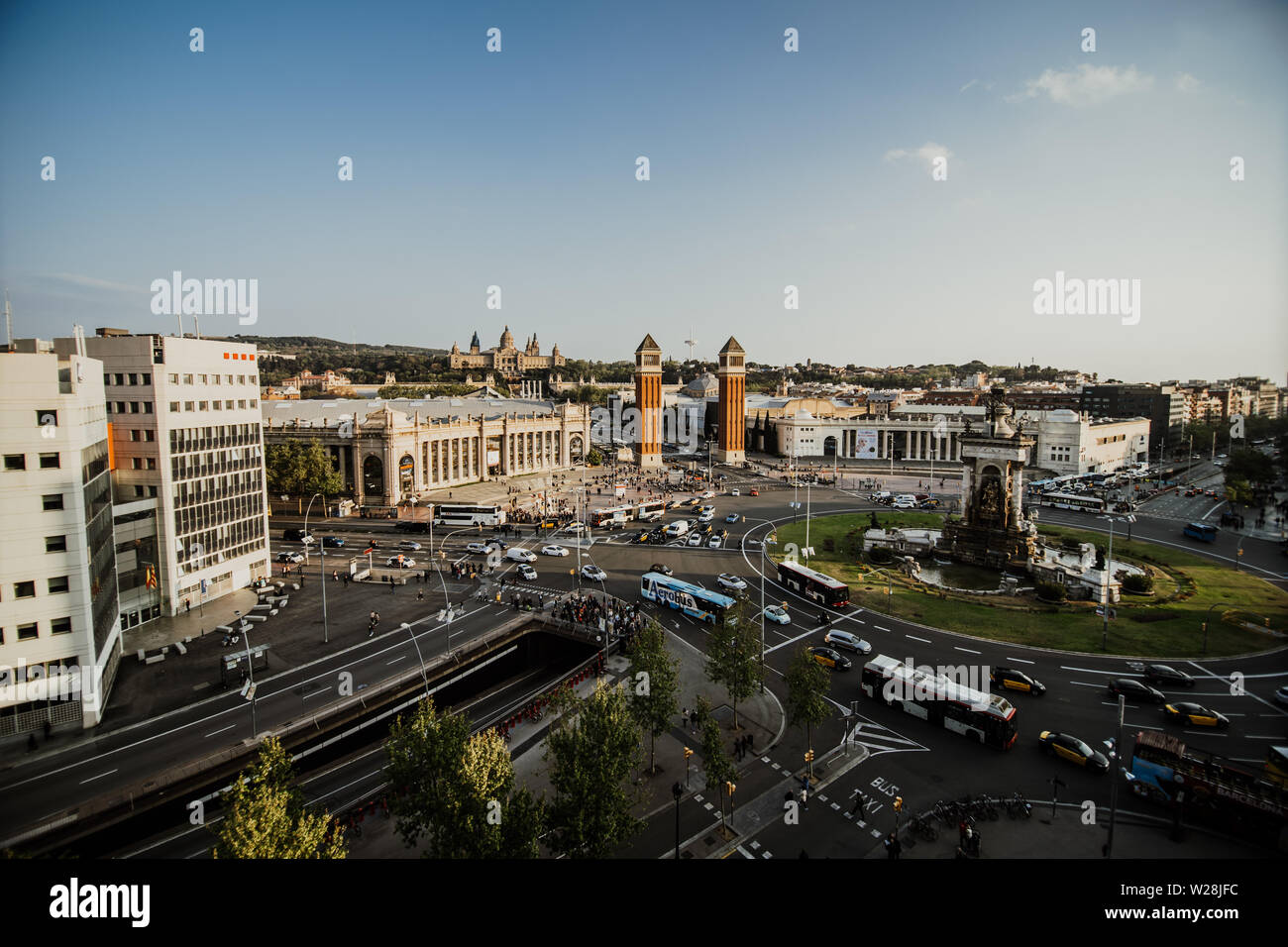 Barcelone - avril. 2019 : Vue aérienne de la Plaça d'Espanya, également connu sous le nom de Plaza de Espana, l'un des quartiers les plus importantes places, à Barcelone Banque D'Images