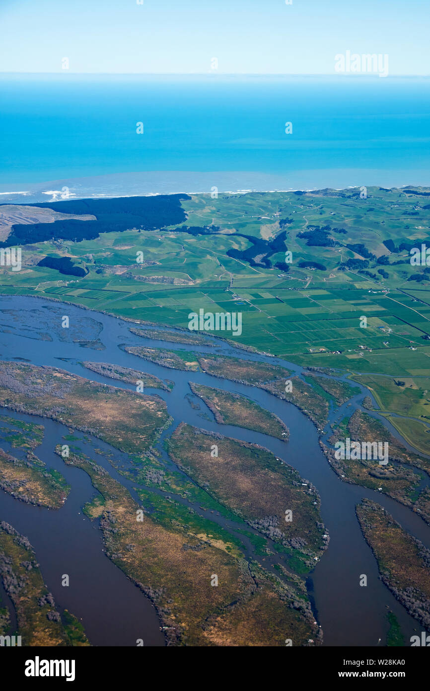 Tresses de Waikato River, près de l'île du nord, Auckland, Nouvelle-Zélande - vue aérienne Banque D'Images