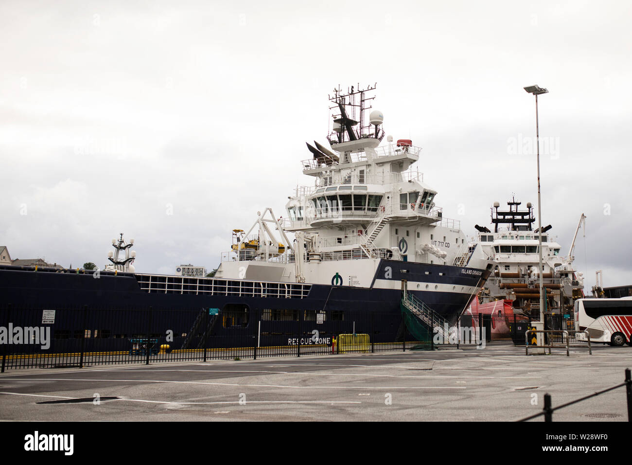 L'avant-garde de l'île, un navire d'approvisionnement et de remorqueurs d'origine norvégienne, amarré dans le port de Bergen, Norvège. Banque D'Images