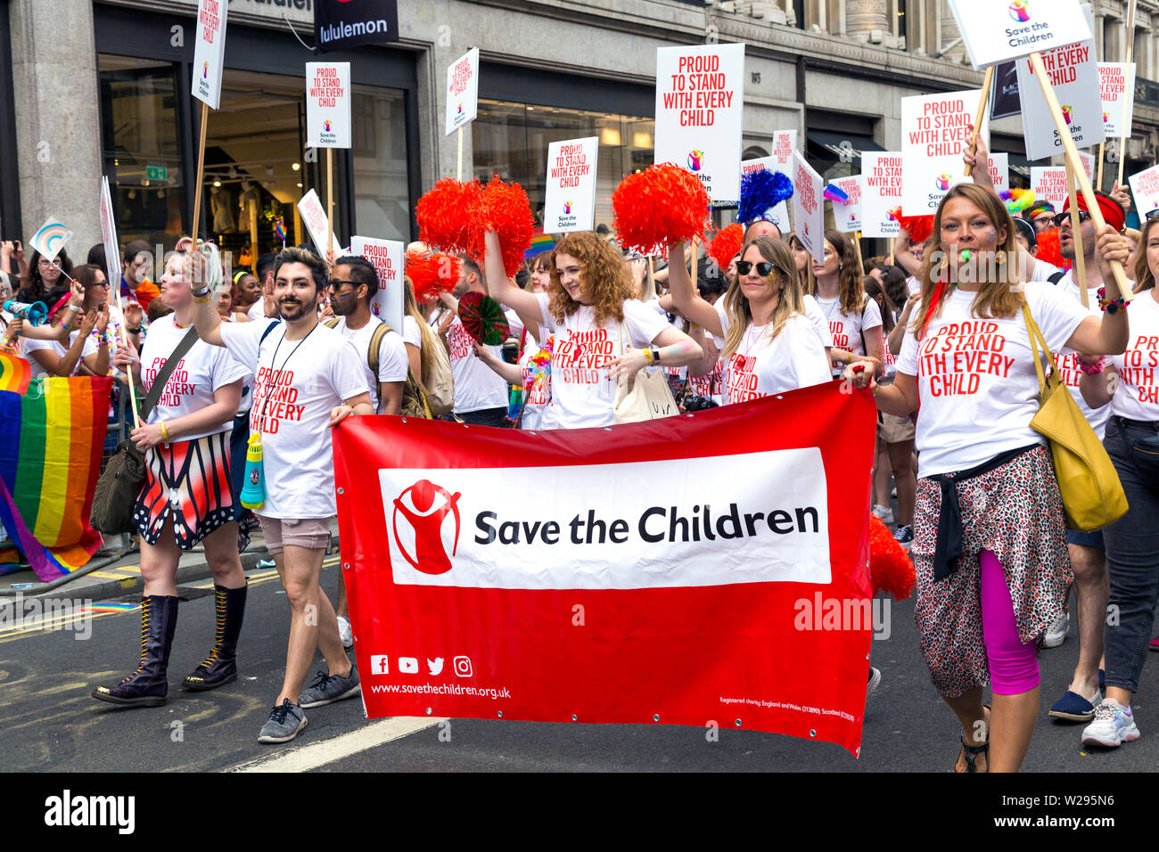6 juillet 2019 - Save the Children à Londres Pride Parade, UK Banque D'Images