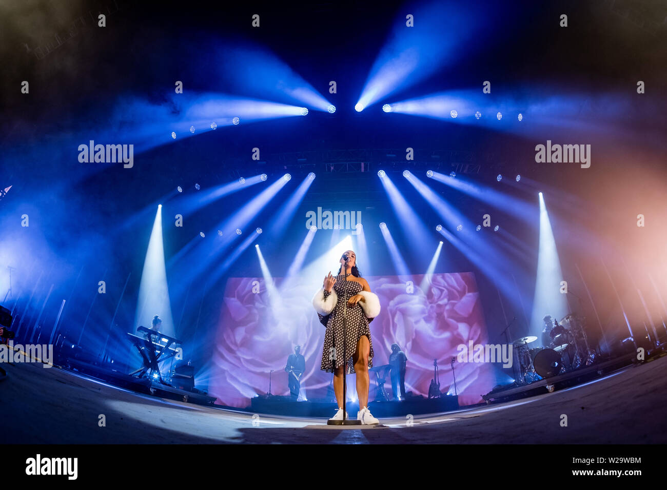 Roskilde, Danemark. Juillet 06th, 2019. La chanteuse et parolière Jorja Smith effectue un concert live au cours de la Danish music festival Festival de Roskilde en 2019. (Photo crédit : Gonzales Photo - Kim M. Leland). Banque D'Images