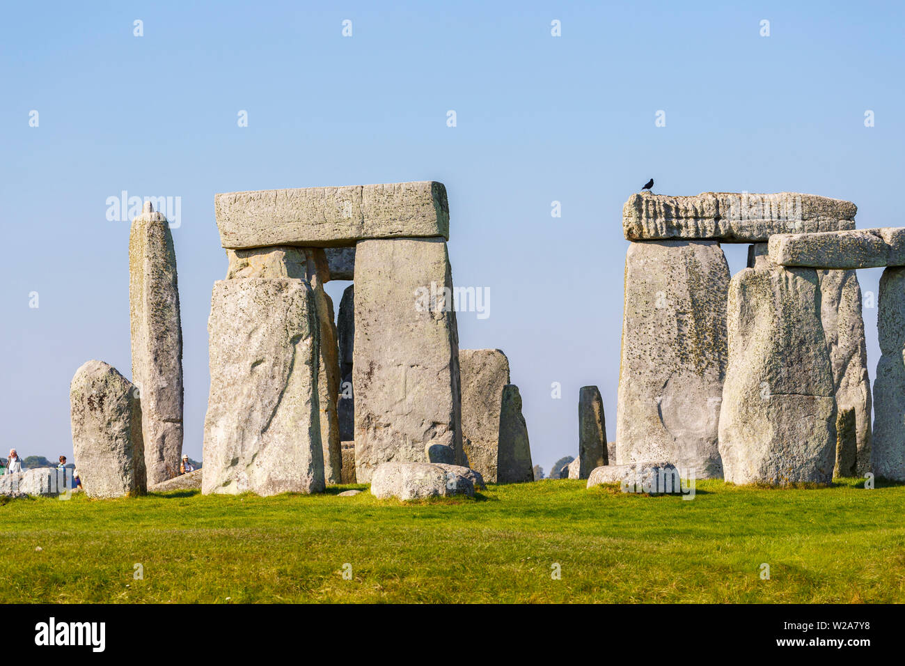 Vue du célèbre Stonehenge avec d'énormes pierres sarsen, l'âge du bronze Stone temple attraction touristique, la plaine de Salisbury, Wiltshire, Angleterre SW Banque D'Images