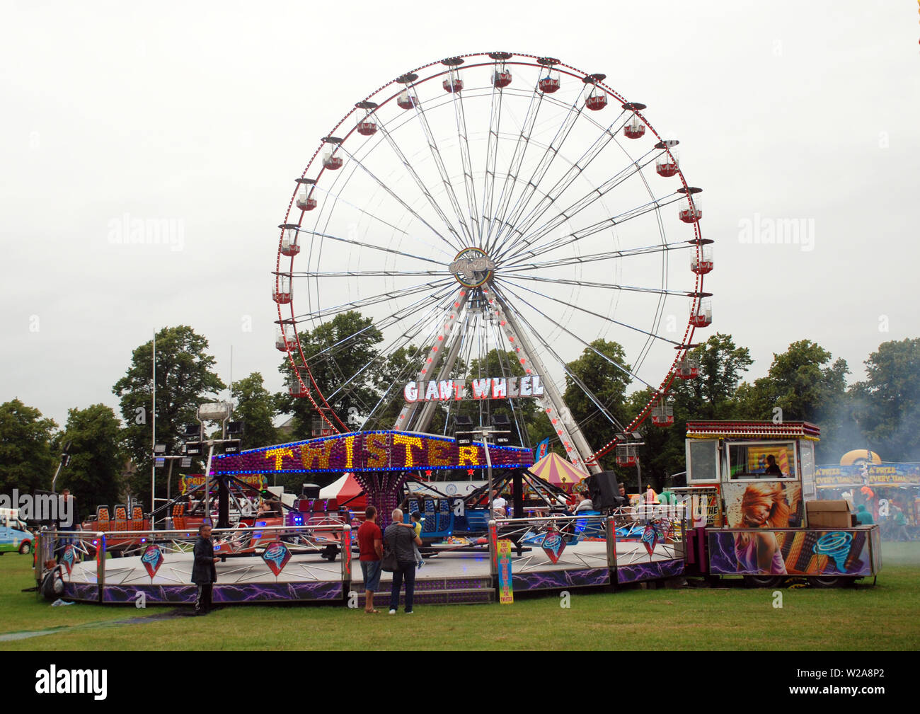 Une vue générale de la fête foraine au 2019 Northampton de ville tous Banque D'Images