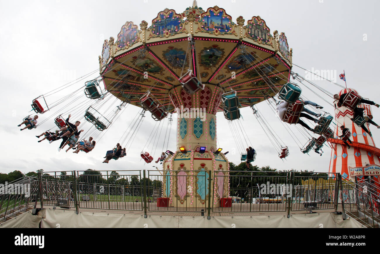 Une vue générale de la fête foraine au 2019 Northampton de ville tous Banque D'Images