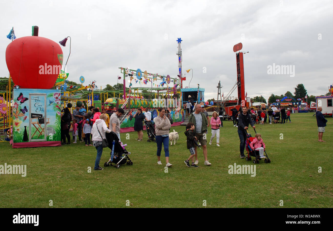 Une vue générale de la fête foraine au 2019 Northampton de ville tous Banque D'Images