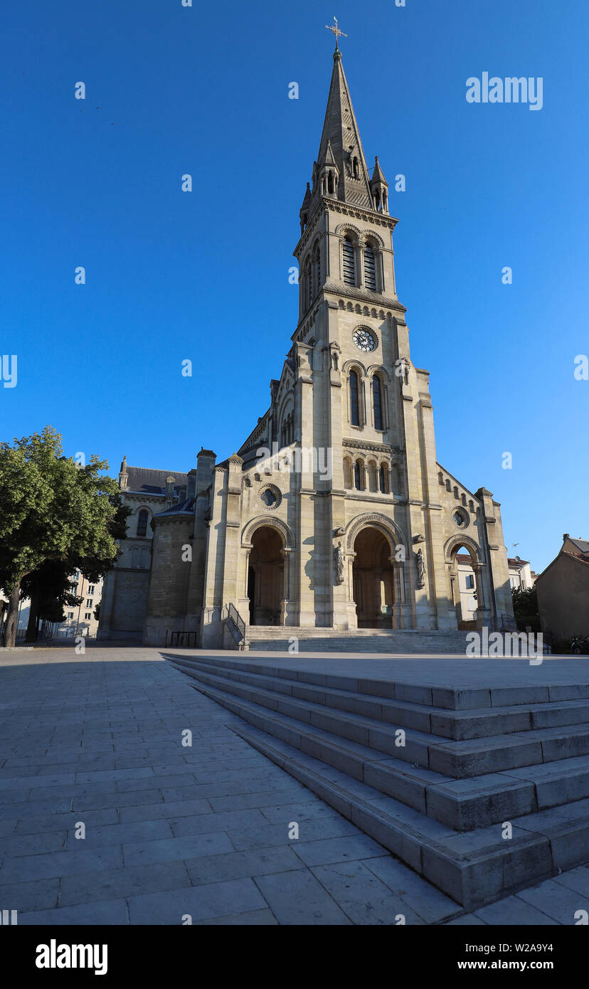 Église située dans la ville d'Argenteuil et nommé Basilique Saint Denys. La France. Banque D'Images