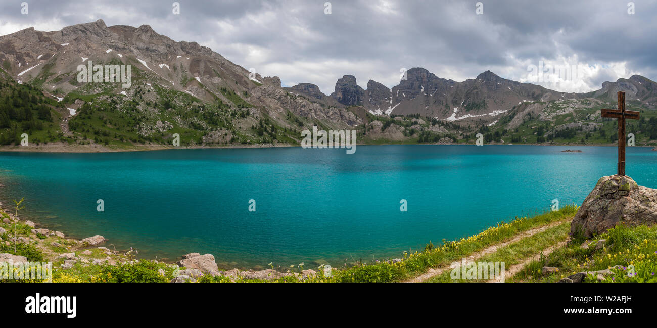 Lac d'Allos. Parc national du Mercantour, Alpes Provence Haoute, France Banque D'Images