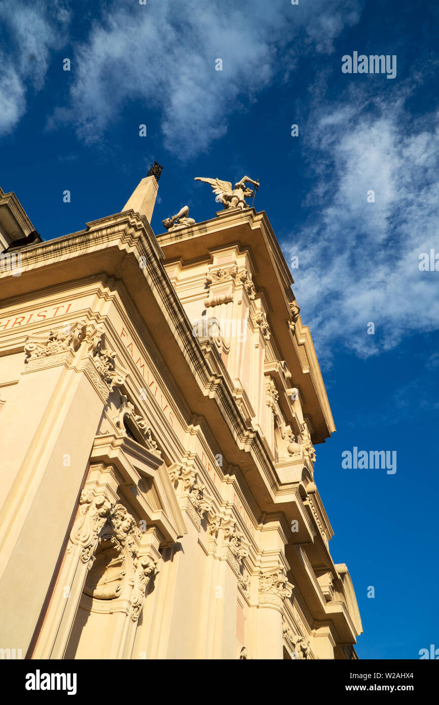 Chiesa di Sant'Andrea Apostolo. Église de Brunate ville. Banque D'Images