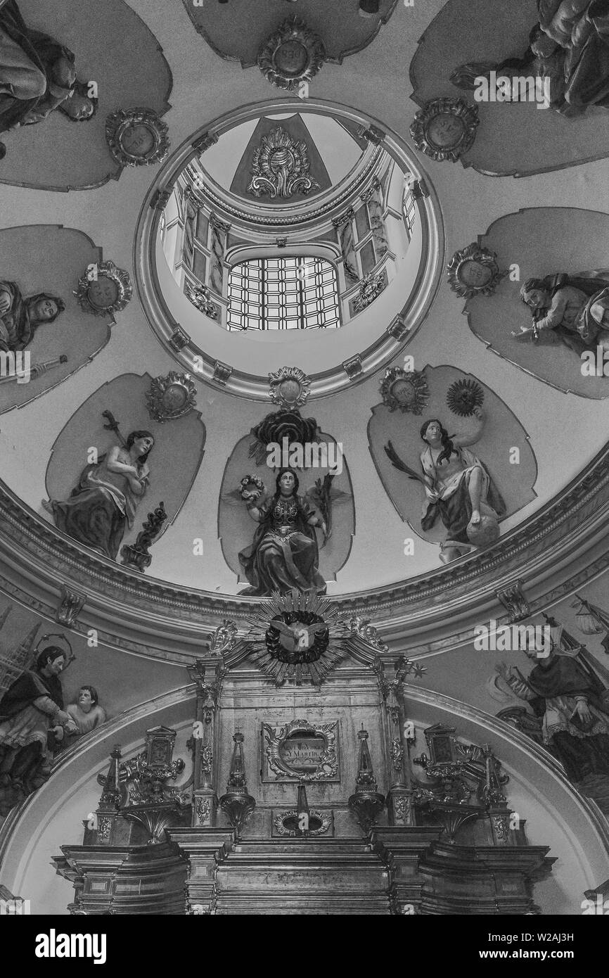 Chapelle des Reliques, avec décoration baroque rococo du xviiie siècle dans la Cathédrale de Burgos, la première cathédrale gothique d'Espagne Banque D'Images