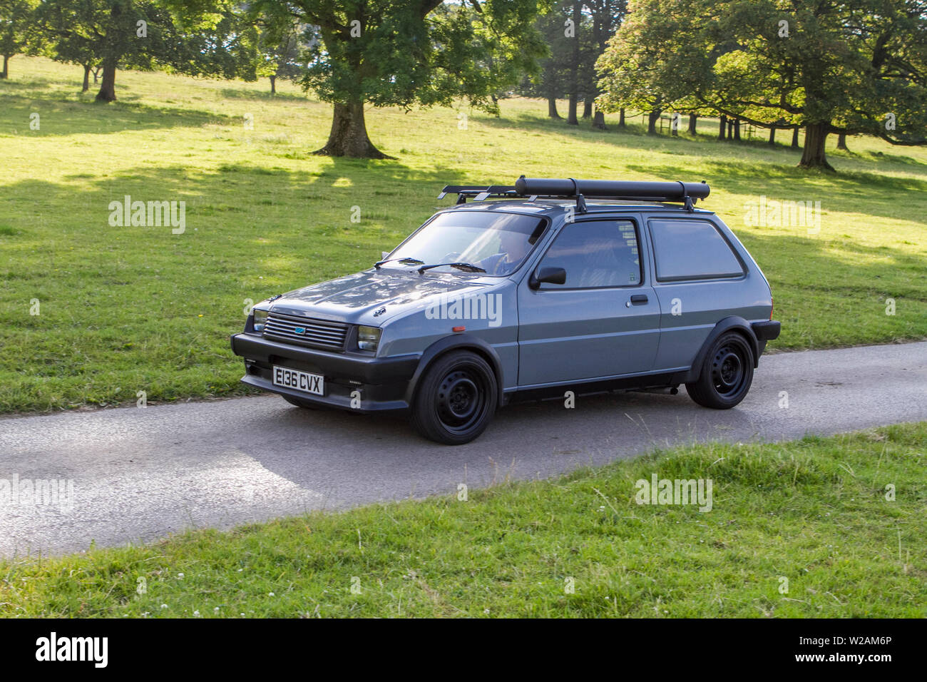 Une mini Rover metro, historiques et de collection vintage motors 2019 ; Leighton Hall show transport, collection de voitures & véhicules vétéran d'antan. Banque D'Images