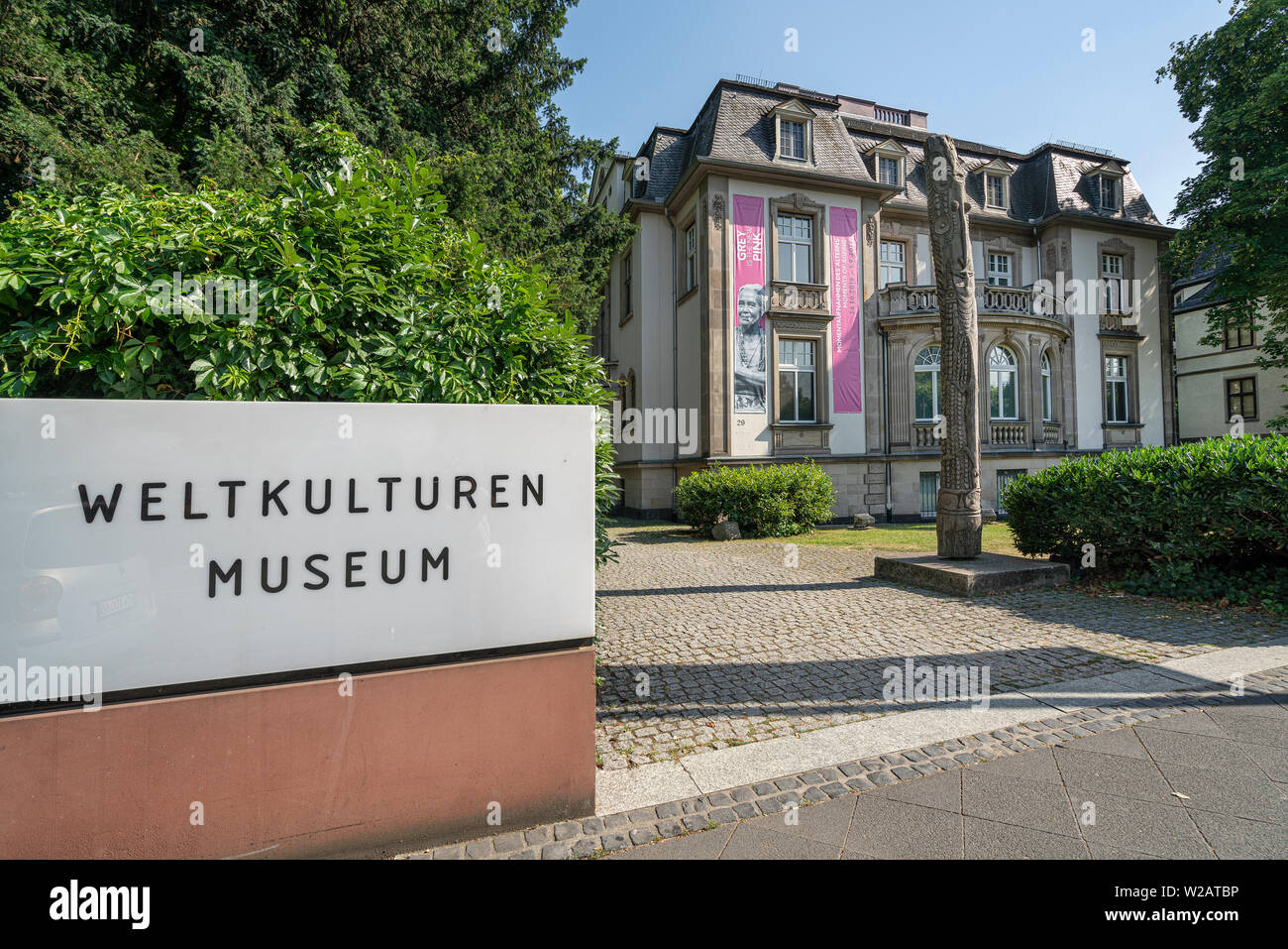 Francfort, Allemagne. Juillet 2019. Une vue extérieure de l'édifice du Musée des Cultures du Monde Banque D'Images