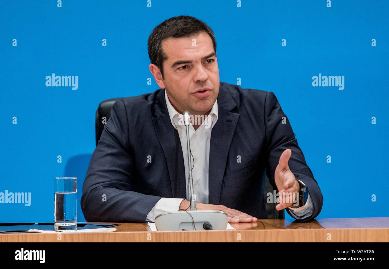 Athènes, Grèce. 7 juillet, 2019. Le Premier ministre grec Alexis Tsipras aborde les médias au Zappeion Hall à Athènes, Grèce, le 7 juillet 2019. Alexis Tsipras a reconnu sa gauche radicale du parti SYRIZA pour vaincre les conservateurs dans les élections générales de dimanche, la première à être effectuée depuis la Grèce est sorti de l'été dernier, les programmes de renflouement. Credit : Panagiotis Moschandreou/Xinhua/Alamy Live News Banque D'Images