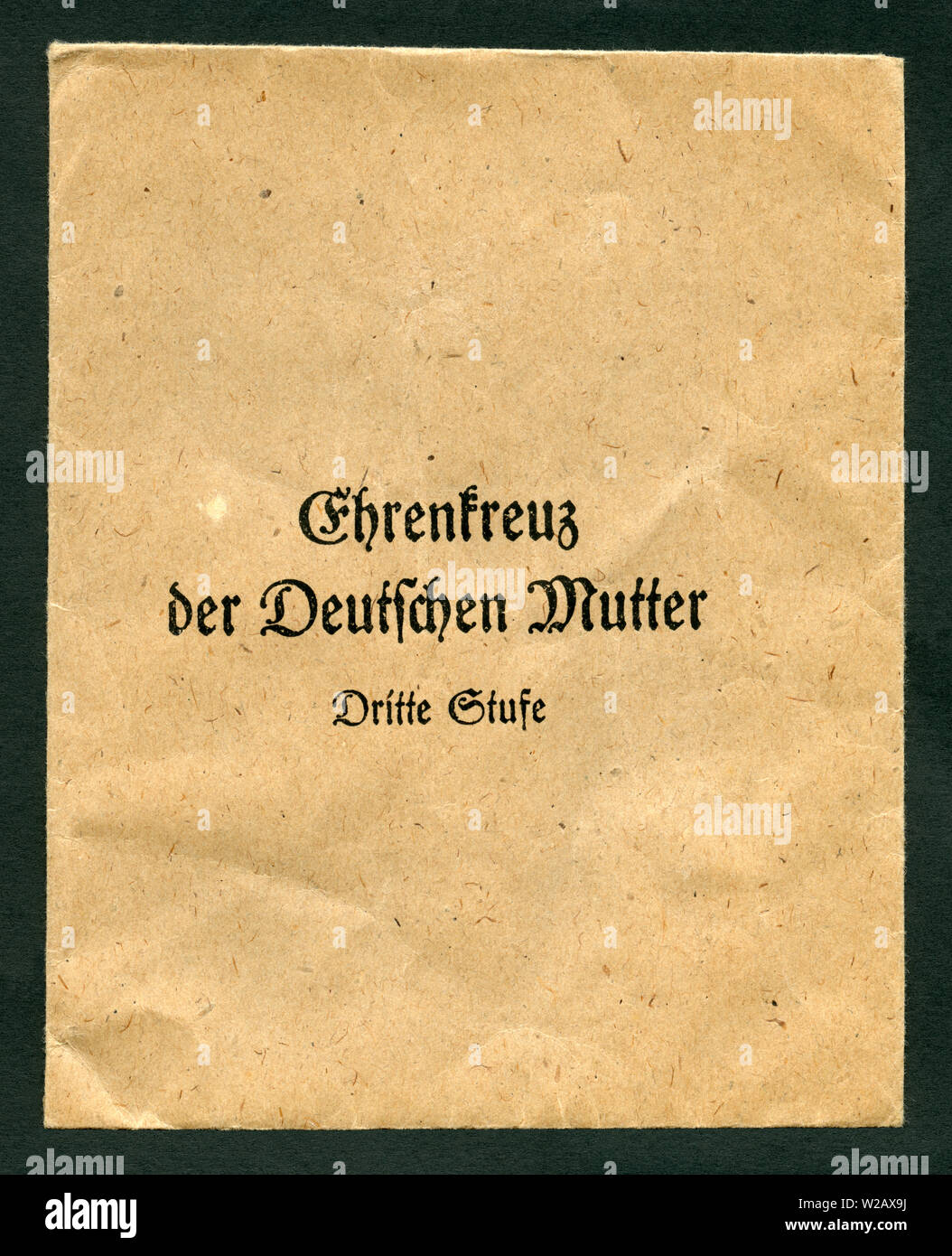 Europa, Deutschland, Berlin, Zeit des Nationalsozialismus, ' Ehrenkreuz der Deutschen Mutter ' , Verleihungstüte , Dritte Stufe, gestiftet am 16. 12. Banque D'Images