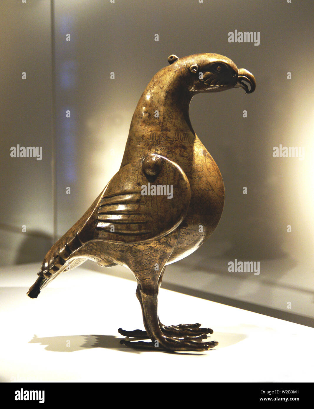 Aquamanile en forme d'Aigle (buire). L'art islamique, bronze avec incrustation de cuivre et d'argent. Probablement à partir de l'Iraq (796-97). Le Musée de l'Ermitage Banque D'Images