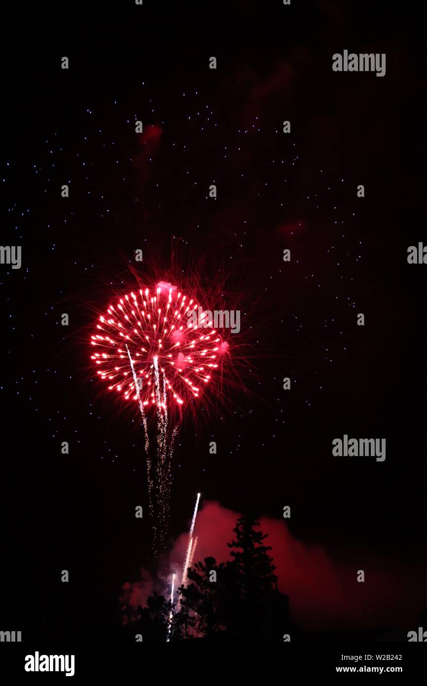 Le feu d'artifice sur la quatrième de juillet 2019 dans la région de Estes Park, Colorado Banque D'Images