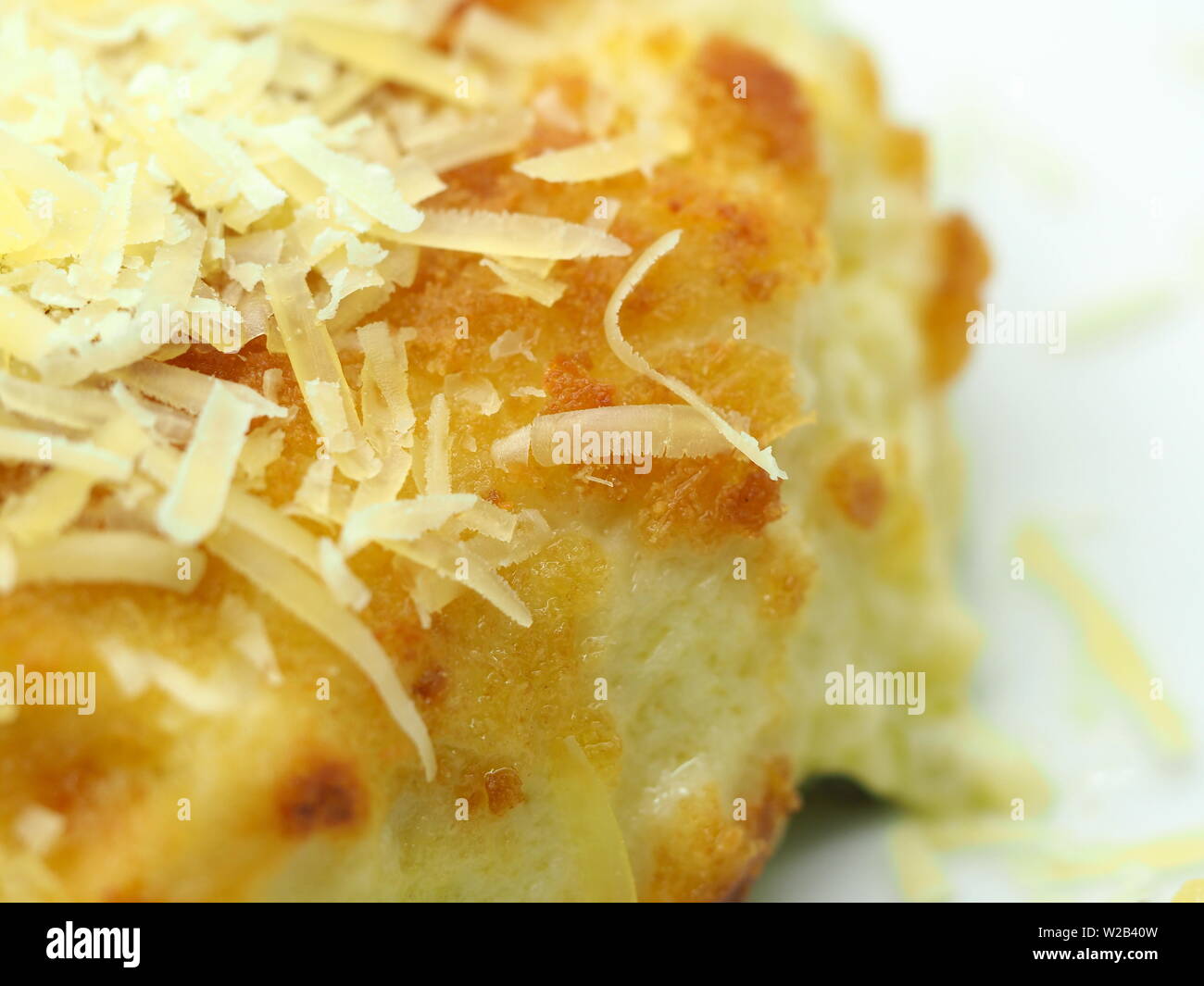 Londres, UK - Juillet 2019 - Plat - Macaroni au fromage cuit au four avec des pâtes de fromage & Jalapenos Crumb Pour Le Dîner Banque D'Images