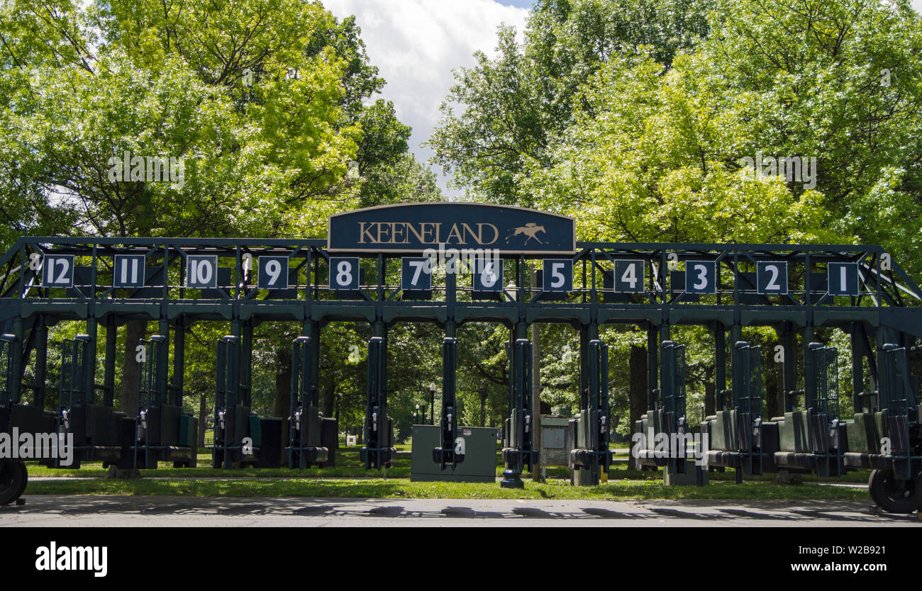 Lexington, Kentucky, USA - porte De Départ pour la piste de course de chevaux de pur-sang Keeneland à Lexington Kentucky. Banque D'Images