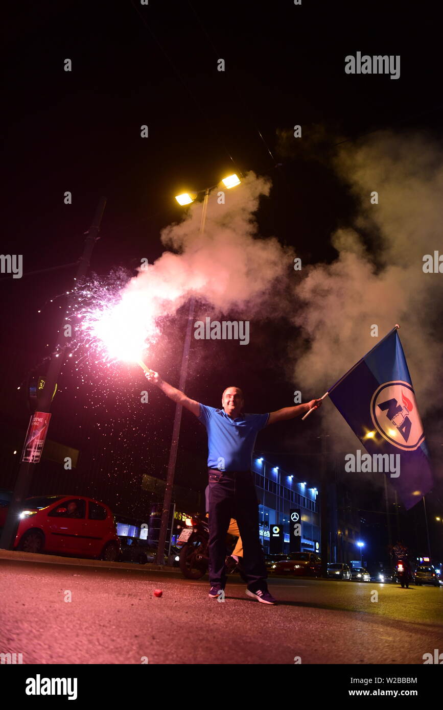 Mosxato, Grèce. 07Th Juillet, 2019. Le taux de Nouvelle Démocratie, célèbre la victoire de son parti dans les élections nationales. Credit : Dimitrios Karvountzis/Pacific Press/Alamy Live News Banque D'Images