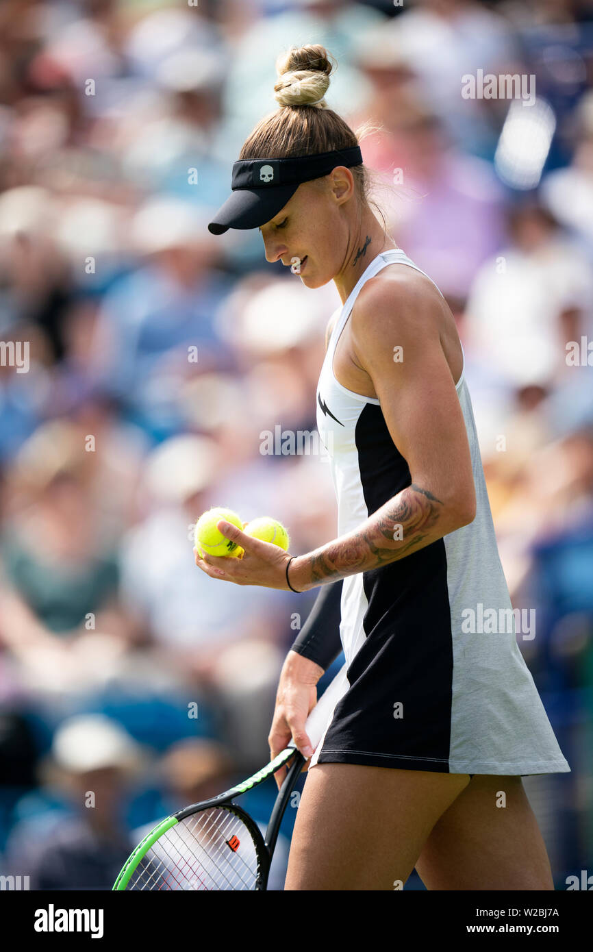 Hercog Polana de Slovaquie en action contre de la Roumanie : Simona au Nature Valley International 2019, le Devonshire Park, Eastbourne - Angleterre. Mercredi Banque D'Images