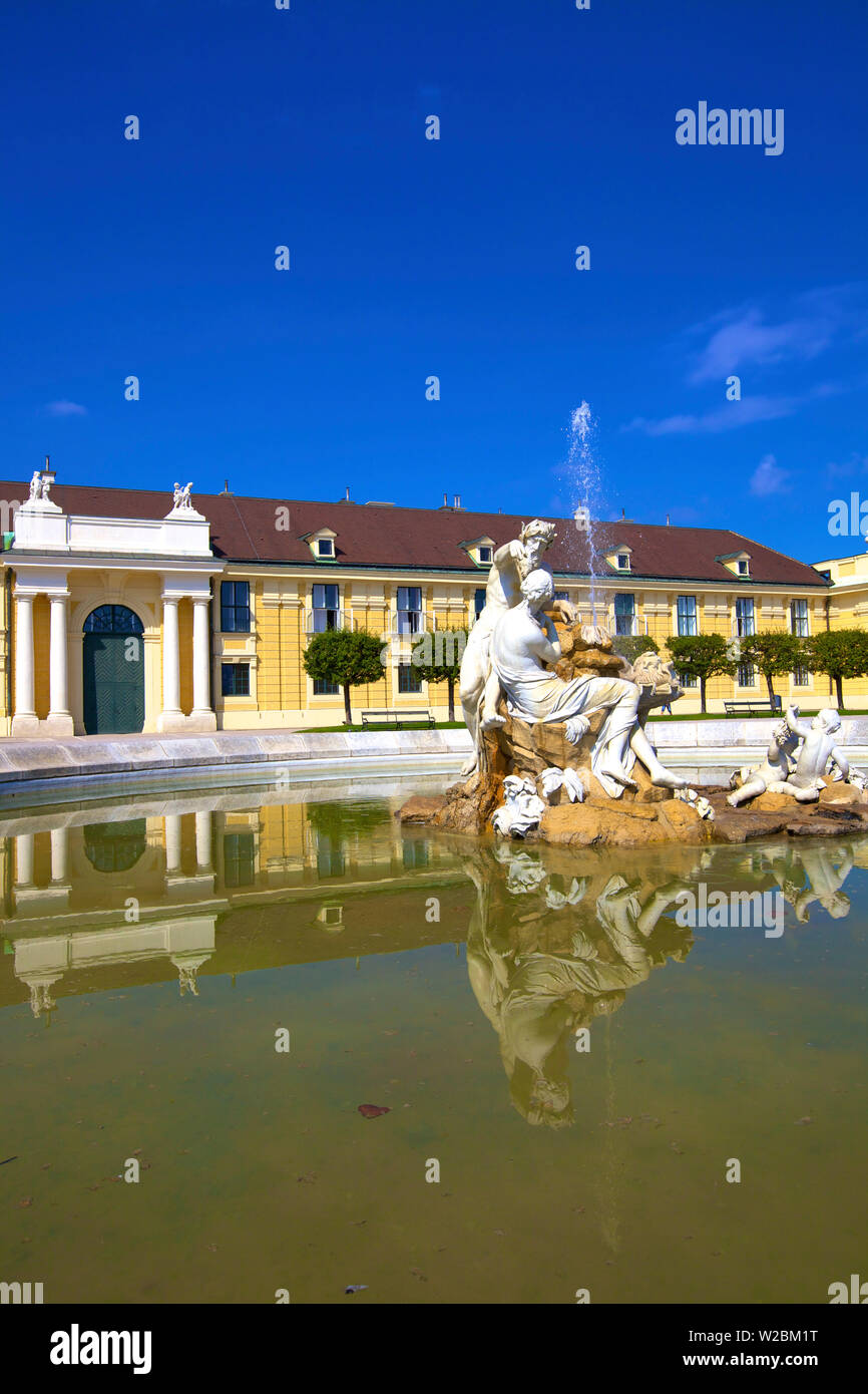 Fontaine à Palais de Schonbrunn, Vienne, Autriche, Europe Centrale Banque D'Images