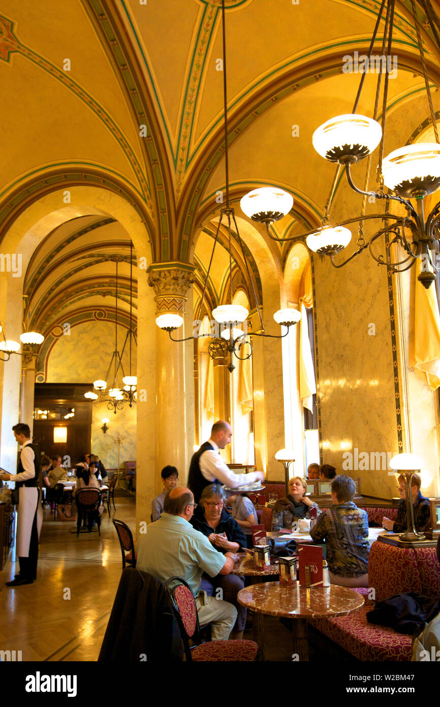 Vienne autriche intérieur café Banque de photographies et d’images à