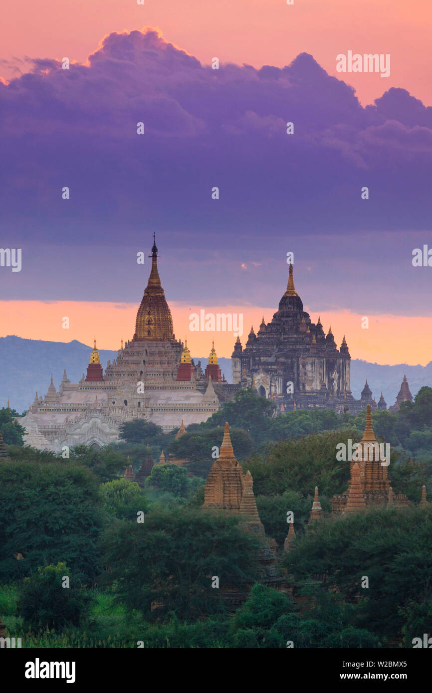 Myanmar (Birmanie), des temples de Bagan (Site du patrimoine mondial de l'UNESCO), la pagode du temple et de l'Ananda Thatbynnyu Banque D'Images
