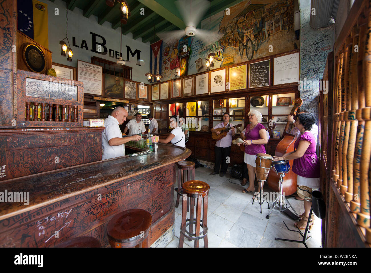 Hemingway bar cuba Banque de photographies et d'images à haute résolution -  Alamy