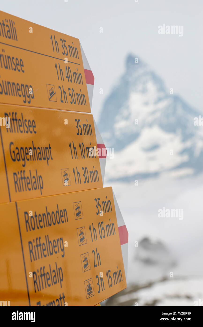 Inscrivez-vous pour les marcheurs/randonneurs et Matterhorn, Zermatt, Valais, Suisse Banque D'Images
