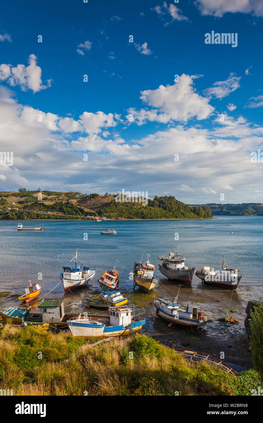 Le Chili, l'Ile de Chiloé, Dalcahue, bateaux de pêche Banque D'Images