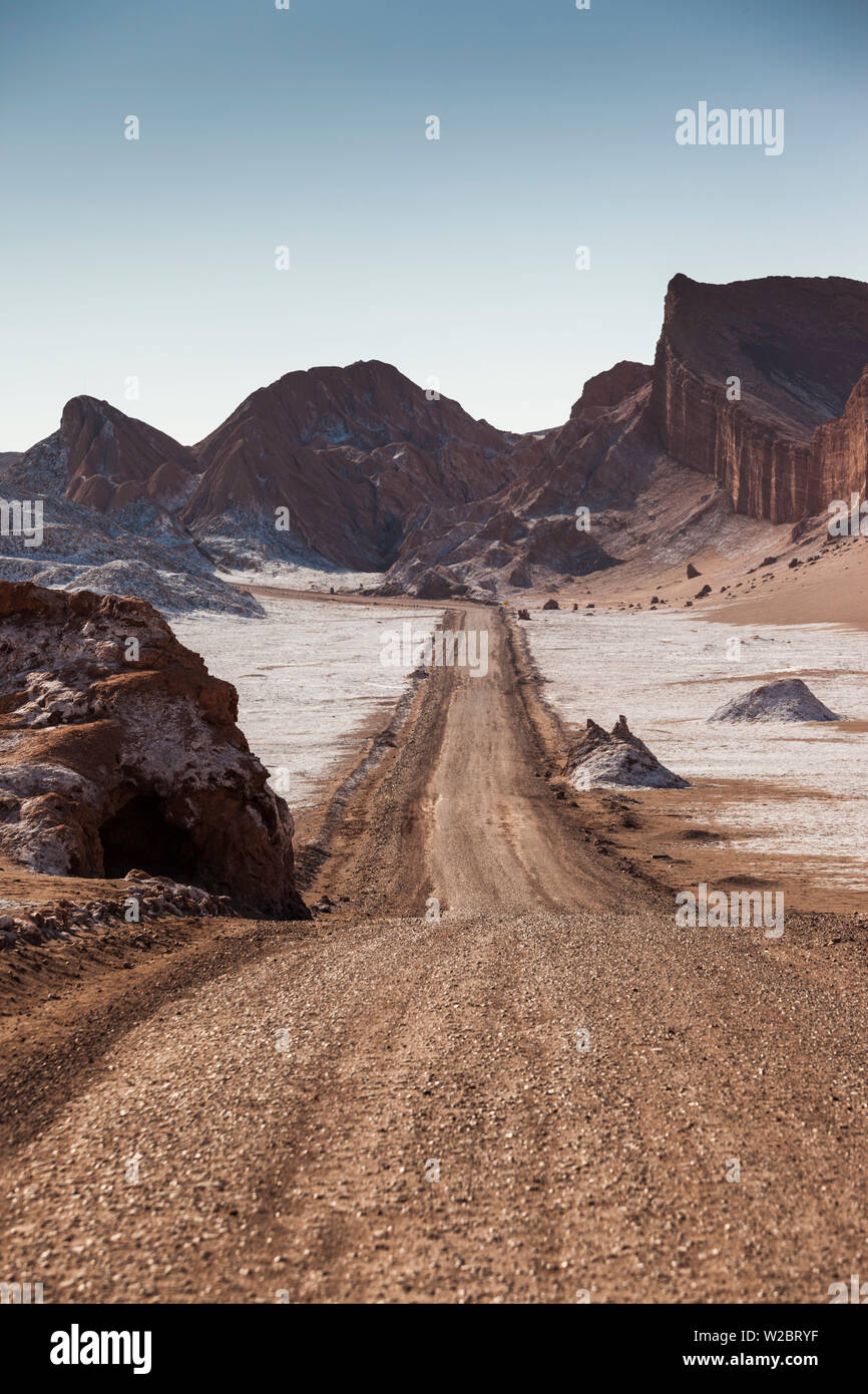 Chili, Désert d'Atacama, San Pedro de Atacama, Valle de la Luna, Valley road Banque D'Images