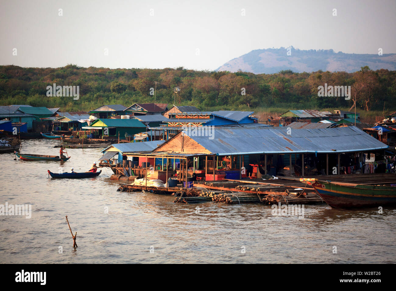 Le Lac Tonle Sap, Cambodge, Chong Kneas villages flottants Banque D'Images