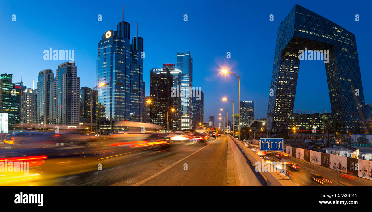 Quartier Central des Affaires et des capacités de vidéosurveillance au crépuscule, Beijing, Chine Banque D'Images