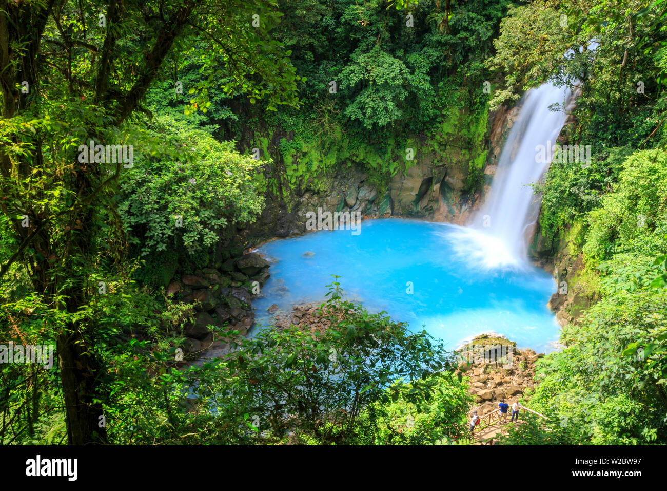Costa Rica, Hautes terres centrales, le Parc National Volcan Tenorio, Rio  Celeste River (avec la couleur bleue unique en raison de minéraux naturels  transportés par l'eau Photo Stock - Alamy