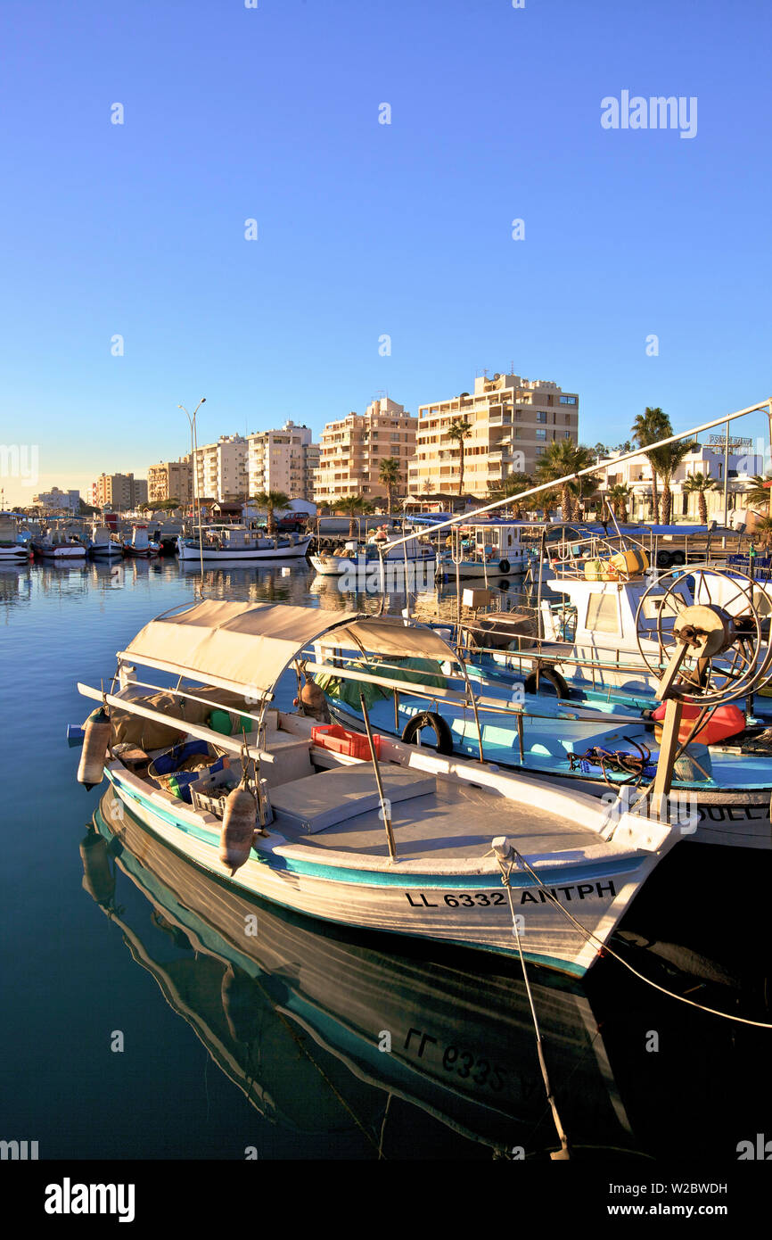 Le port de Larnaka, Larnaka, Chypre, Méditerranée orientale Banque D'Images