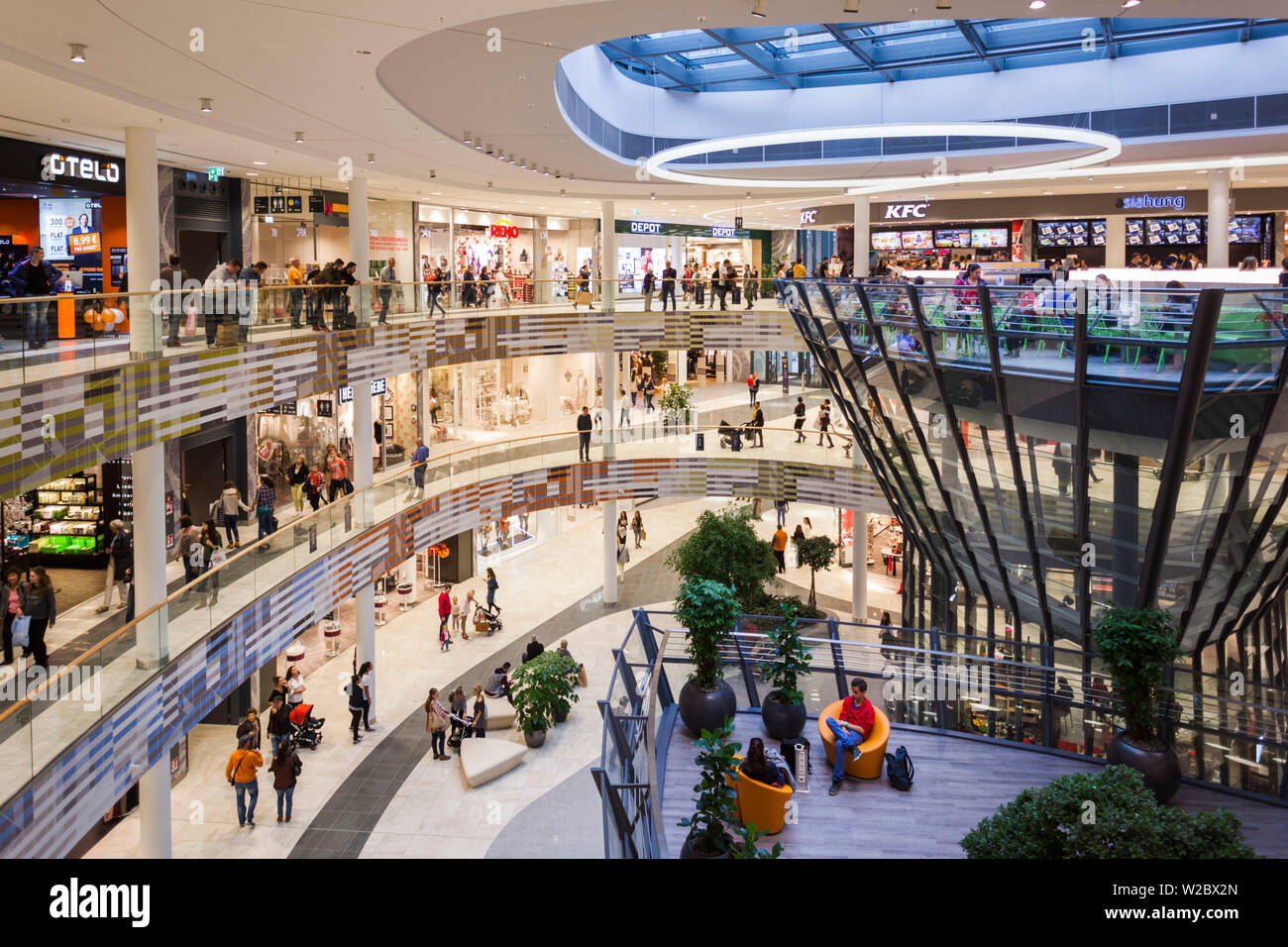 Allemagne, Baden-wurttemberg, Stuttgart, Mailander Platz, Milaneo Shopping Centre, de l'intérieur, ouvert en 2014 Banque D'Images