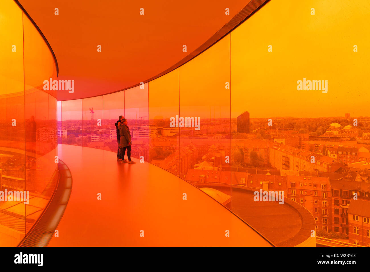 Le Danemark, le Jutland, Aarhus, Aarhus Kunstmuseum, ARoS art museum, arc-en-ciel, votre panorama à 360 degrés, de l'intérieur de ronde sur le toit Banque D'Images