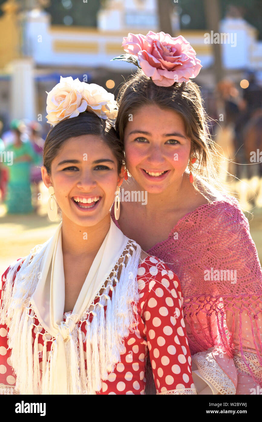 Habillé traditionnellement les femmes espagnoles, Jerez de la Frontera, province de Cadiz, Andalousie, Espagne (MR) Banque D'Images