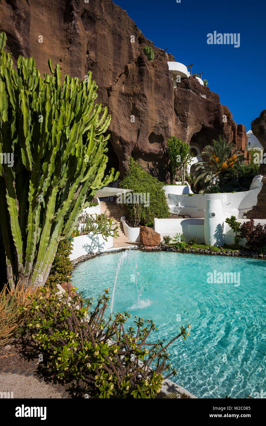 Espagne, Canaries, Lanzarote, Oasis de Nazaret, Lagomar, ancienne maison de l'acteur Omar Sharif, Jésus Soto, architecte, vue sur la piscine Banque D'Images