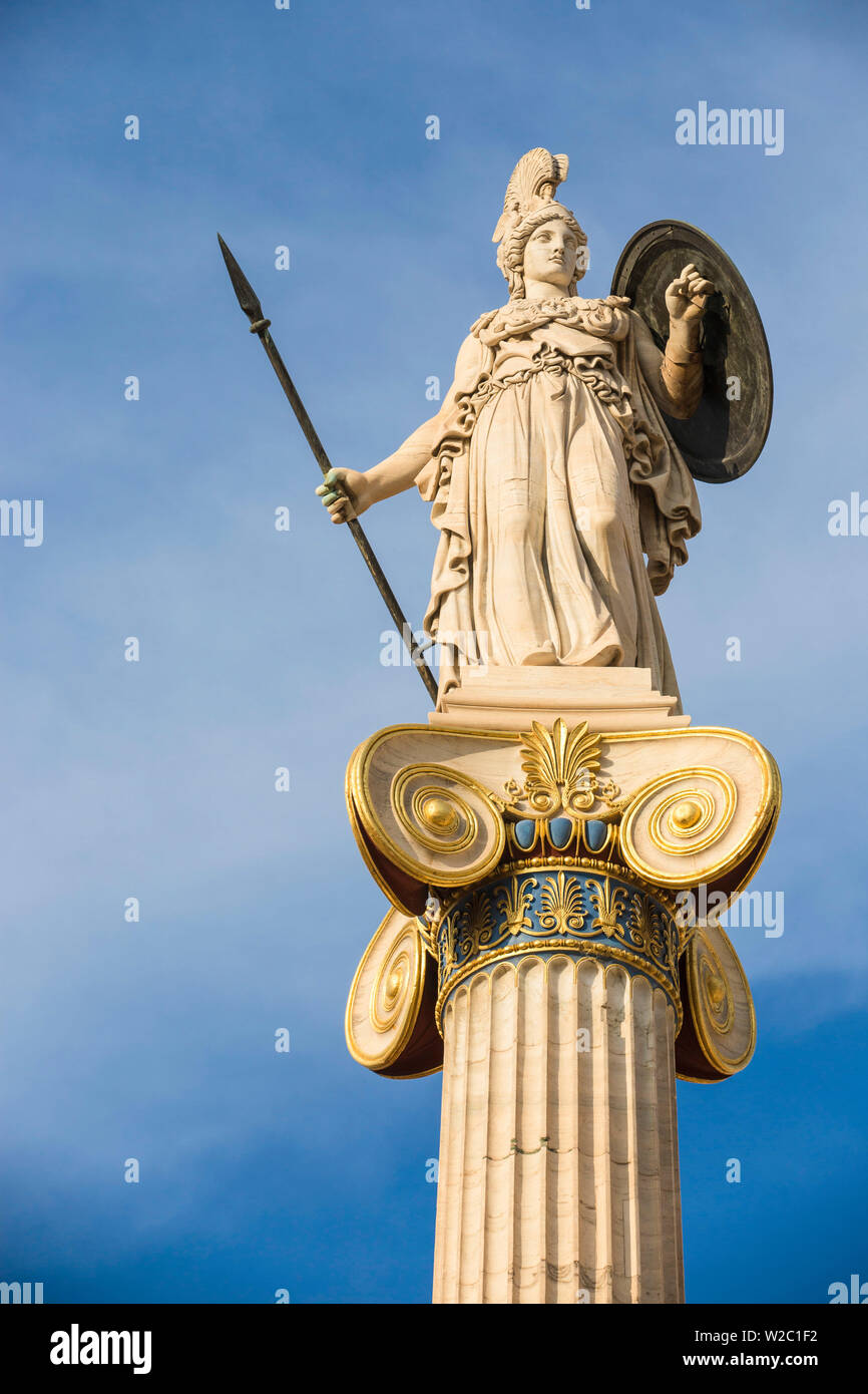 Grèce, Athènes, Attique, Statue d'Athéna à l'Académie des beaux-arts Banque D'Images