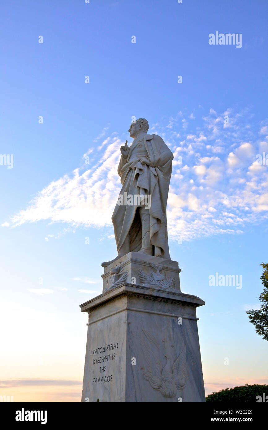 Statue de Ioánnis Kapodístrias, vieille ville de Corfou, Corfou, îles Ioniennes, îles grecques, Grèce, Europe Banque D'Images