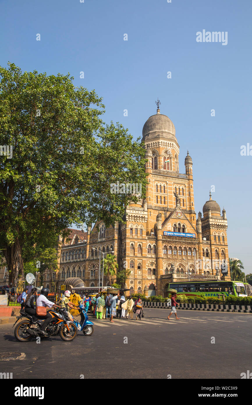 L'Inde, Maharashtra, Mumbai, Brihan Mumbai Mahanagarpalika - bureaux du gouvernement, en face de la Gare Chhatrapati Shivaji Banque D'Images